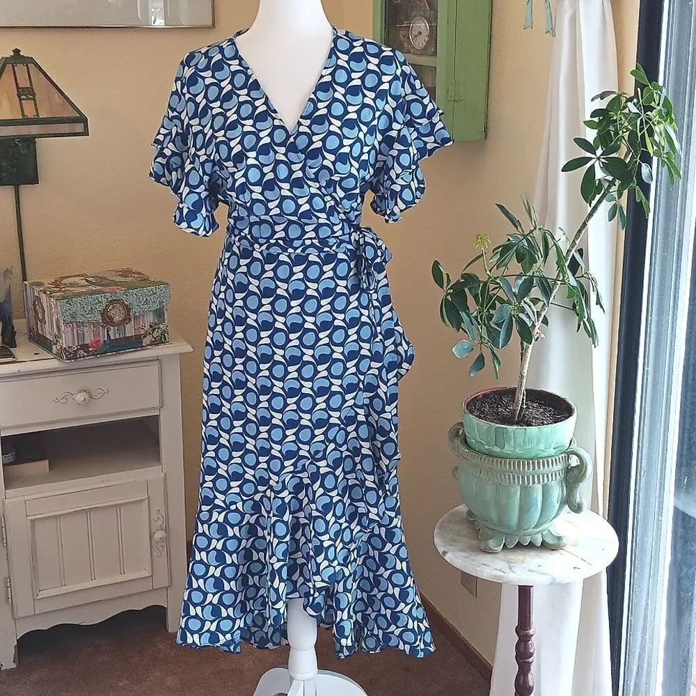 Max Studio Blue and White Patterned Dress